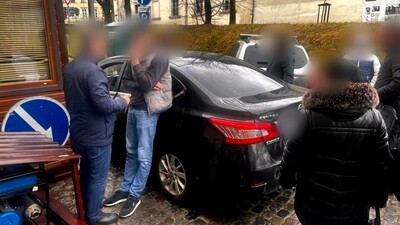 У Львові затримали чоловіка, який за 10 тисяч доларів переводив чоловіків через державний кордон (ФОТО)