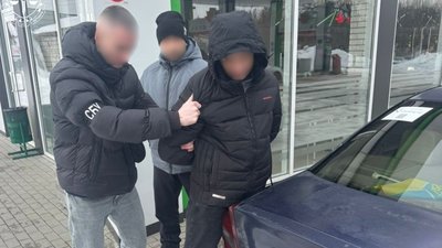 У Житомирі двоє чоловіків торгували фальшивою інвалідністю для чоловіків