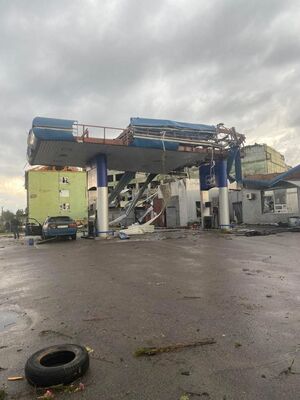 Негода на Сумщині: десятки будинків залишилися без даху, затримуються потяги, постраждали люди (фото)