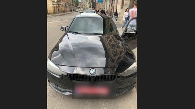 У Львові 14-річний хлопець їздив за кермом BMW