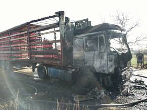 У Яворівському районі, на Львівщині, зайнялась вогнем вантажівка (ФОТО)