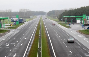 Стала відома вартість проїзду першим платним автобаном в Україні, який пройде через Львівщину