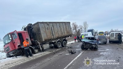 На Львівщині у потрійній ДТП постраждали двоє людей (ФОТО)