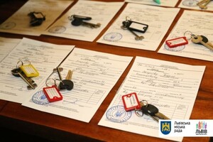 У Львові сім'ям бійців АТО вручили ордери на квартири у будинку на вул. Під Голоском, 22