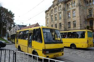 Біля 200 порушень перевезень: в управлінні транспорту назвали найбільших маршрутчиків-штрафників у Львові