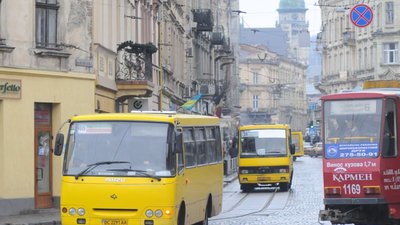 Львівська пенсіонерка вдруге скасувала обмеження на безкоштовний проїзд у громадському транспорті