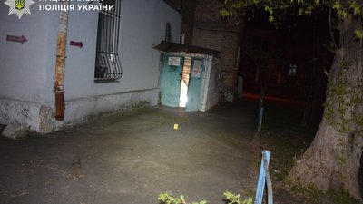 У Києві юнак побив жінку металевим ключем та відібрав телефон