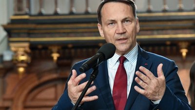 Сікорський закликав союзників розглянути перехоплення дронів РФ над Україною