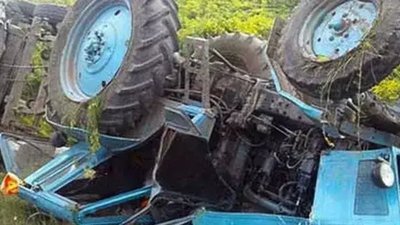 На Буковині під час роботи на тракторі загинув чоловік