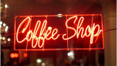 У центрі Львова в мережі магазинів вільно продавали наркотики та психотропи (ФОТО)