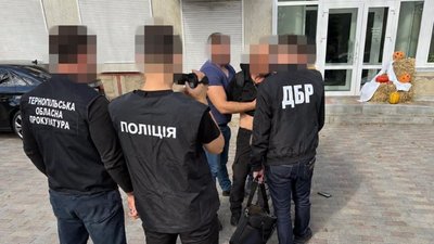 На Тернопільщині посадовець Укртрансбезпеки вимагав оплачувати йому оренду житла за «лояльність» до перевізника