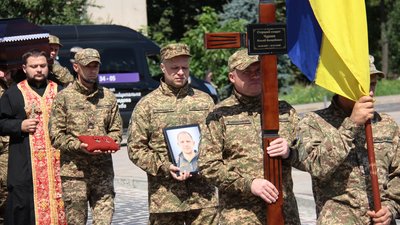 На Личаківському кладовищі поховали воїна Віталія Чураєва (ФОТО)