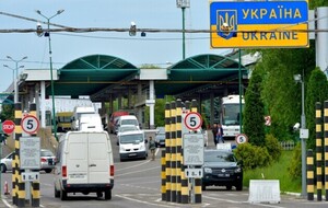 На Львівщині черги на усіх пунктах пропуску державного кордону 