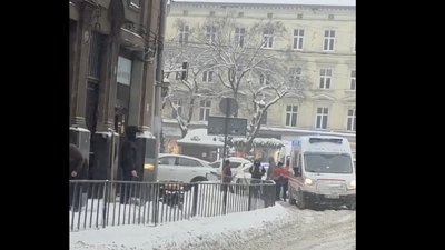 У Львові лікарям не вдалося врятували водія таксі, якому стало зле за кермом