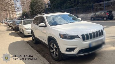 У Києві судитимуть чоловіка, який привласнив понад 2,5 мільйона гривень на продажу чужих авто