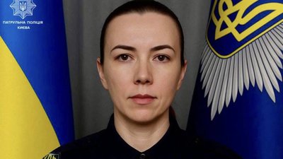 Внаслідок російського удару по Києву загинула поліцейська з батьком