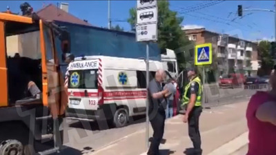 У Львові в кабіні вантажівки помер чоловік: що відомо (ВІДЕО)