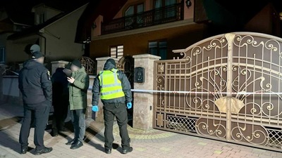 На подвірʼя будинку депутата Закарпатської обласної ради сьогодні вночі кинули гранату (ФОТО)