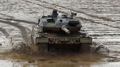 Леопарди вільні: Шольц погодився надіслати Україні танки Leopard 2A6