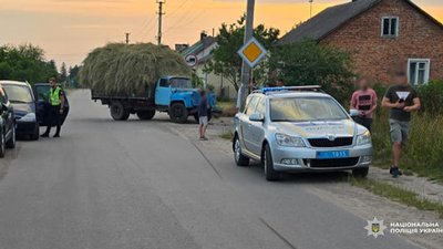 На Львівщині 15-річний мотоцикліст зіткнувся з вантажівкою (ФОТО)