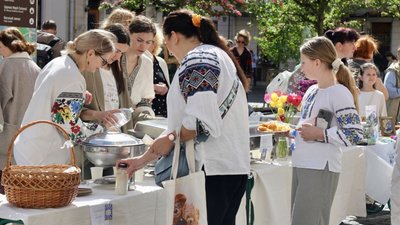У Львові на шкільних ярмарках зібрали рекордні майже 8 млн грн для ЗСУ