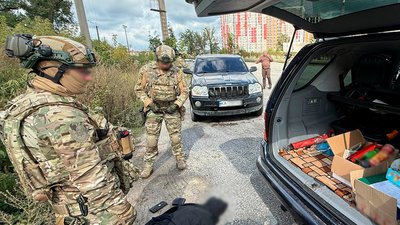 Керівник благодійного фонду за 16 тисяч доларів запропонував чоловіку спробувати перепливти гірську річку (ФОТО)