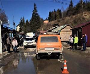 На сільській дорозі Стрийщини водій "Ниви" збив свого односельця