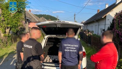 За хабар допоміг знятися з військового обліку: на Закарпатті судитимуть лікаря ВЛК