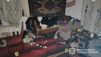 У Львівському районі двоє чоловіків побили та пограбували односельчан