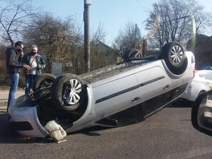 У Львові перекинувся легковий автомобіль (фото)