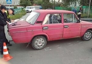 У Хмельницькому водій автомобіля збив 8-річного хлопчика, який виїхав на дорогу на пені борді