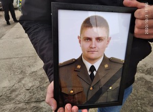 На Хмельниччині попрощалися з воїном, який помер у зоні ООС