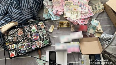 У квартирі чоловіка, який застрелився у Тернопільському ТЦК, провели обшук, серед знайденого рублі та набої