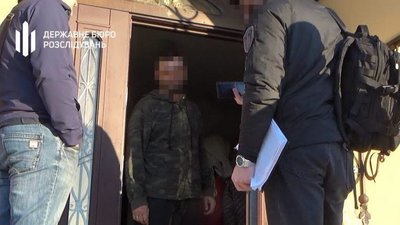 На Тернопільщині ДБР викрило посадовця міськради на незаконній передачі земель оборонного підприємства