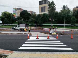 На Хуторівці розпочали наносити дорожню розмітку (фото)