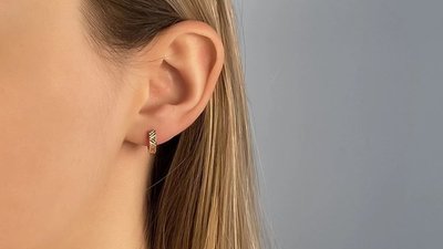 Золоті сережки 585: як вибрати пару, що пасує щодня