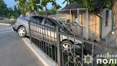 На Львівщині п’яний водій-пенсіонер злетів з дороги і скоїв наїзд на жінку (ФОТО) 