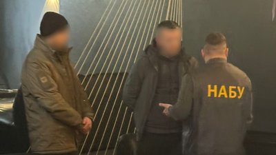 У Києві НАБУ і САП затримали співробітника Головного управління СБУ (ФОТО)