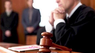 Суд Львівщини відправив на п’ять років за грати самотню матір за крадіжку продуктів на 575 грн