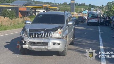 Троє людей постраждали в ДТП у Львівському районі