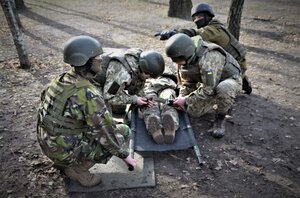 Львівські науковці розробили препарат, який рятує життя захисників на полі бою (ФОТО)