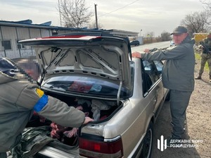 Одесит записався у тероборону, щоб перевозити чоловіків закордон