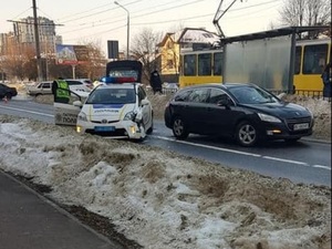 У Львові відбулась ДТП з участю автомобіля поліції (фото)