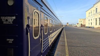 На Закарпатті потяг зійшов із рейок через аномальну спеку