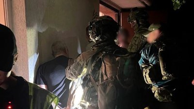 У Києві водій тричі вистрілив в іншого керманича та втік