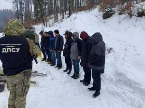 Ціна питання 2000–3000 доларів: військовозобов’язаних чоловіків переправляли з Буковини за кордон