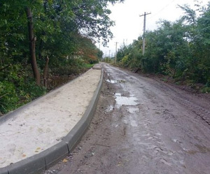 Водіям: у Підбірцях ремонтують вулицю, яка веде до залізничного вокзалу (ФОТО)