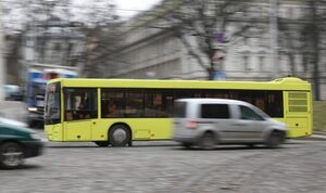 Колапс у Львові: перевізники попередили про зупинку громадського транспорту