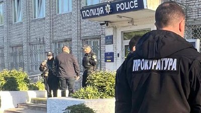 На Львівщині проводяться обшуки у відділі поліції через можливу співпрацю правоохоронців із ТЦК