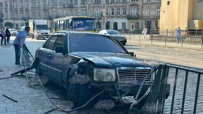 Опублковано відео моменту ДТП у Львові